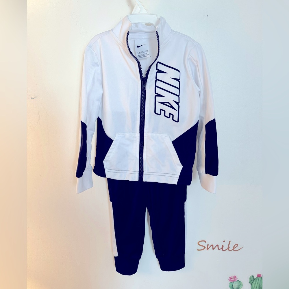 Nike Color Block Full Zip Hoodie and Jogger Pants Two-Piece Track Set (Size 2T)